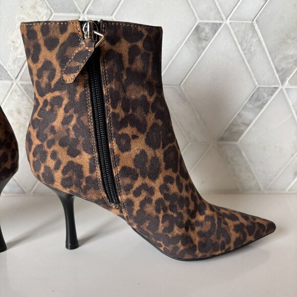 Nine West 7.5M Leopard Animal Print Heeled Boot Pointed Toe Therin Stiletto Heel - Picture 4 of 11